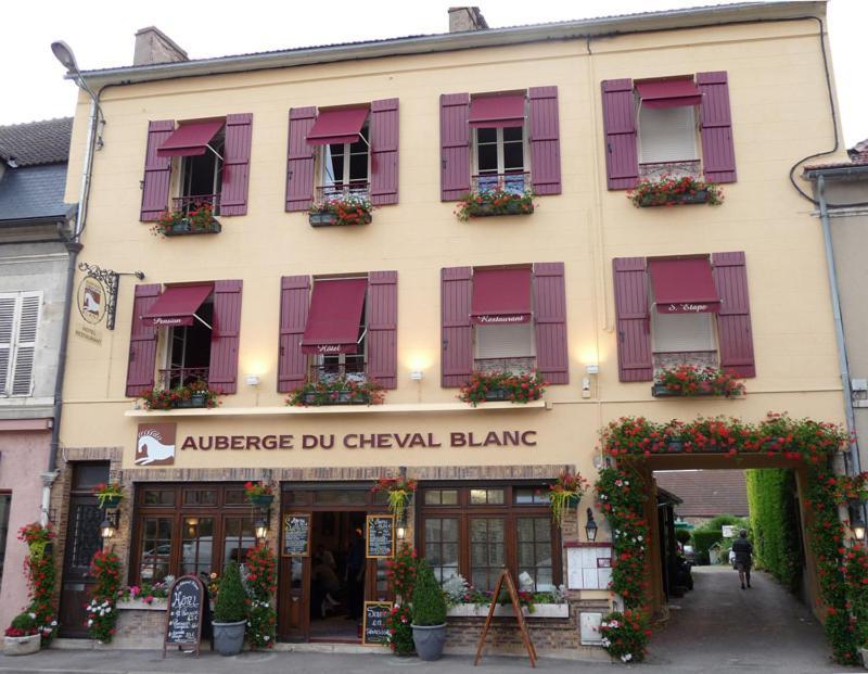 Auberge du Cheval Blanc Avallon Extérieur photo